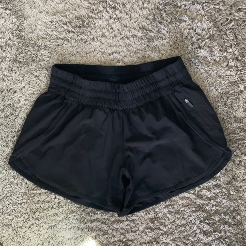 lululemon Tracker Low-Rise Lined Short 4”